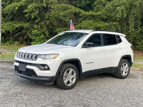 Used 2024 Jeep Compass Latitude AWD/4WD image 1