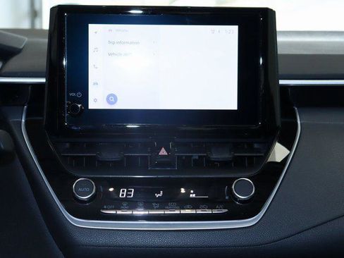 Used 2025 Toyota Corolla LE image 20