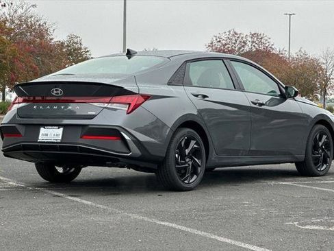 New 2026 Hyundai Elantra Sport image 4