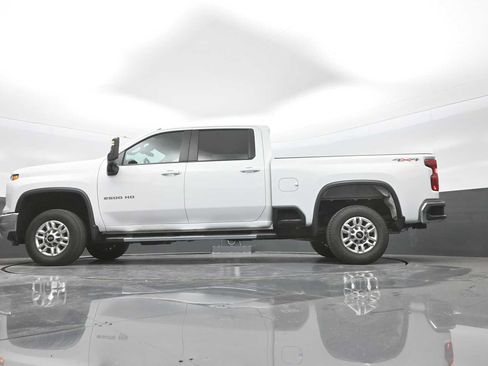 Used 2025 Chevrolet Silverado 2500 LT w/ Convenience Package AWD/4WD image 38