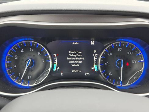 Used 2020 Chrysler Pacifica Touring-L Plus FWD image 21