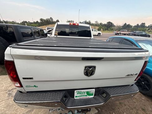 Used 2018 RAM 2500 SLT w/ Luxury Group AWD/4WD image 4