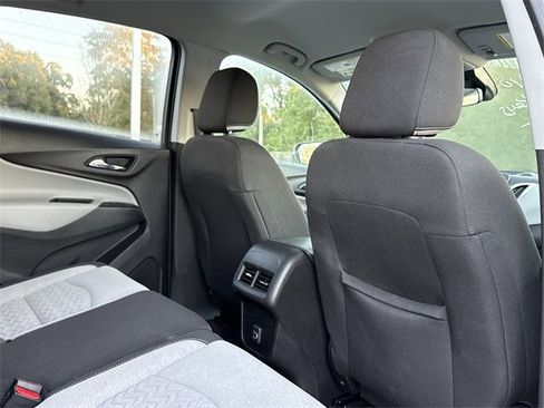 Used 2022 Chevrolet Equinox LS image 14