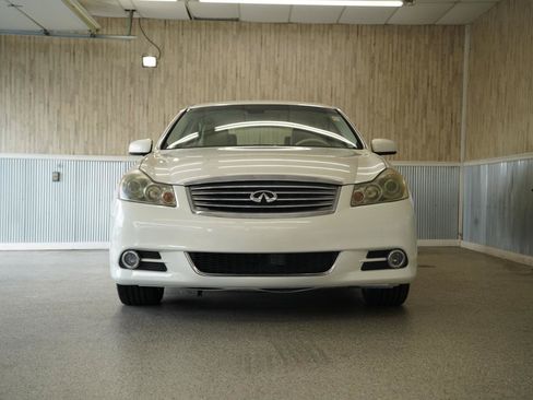 Used 2010 INFINITI M35 w/ Technology Pkg RWD image 2