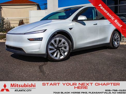 Used 2026 Tesla Model Y Long Range AWD/4WD image 1