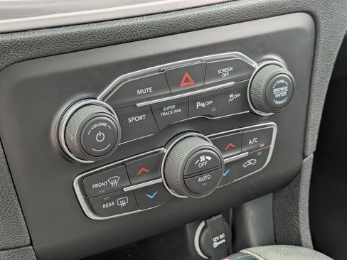 Used 2023 Dodge Charger SXT AWD/4WD image 20