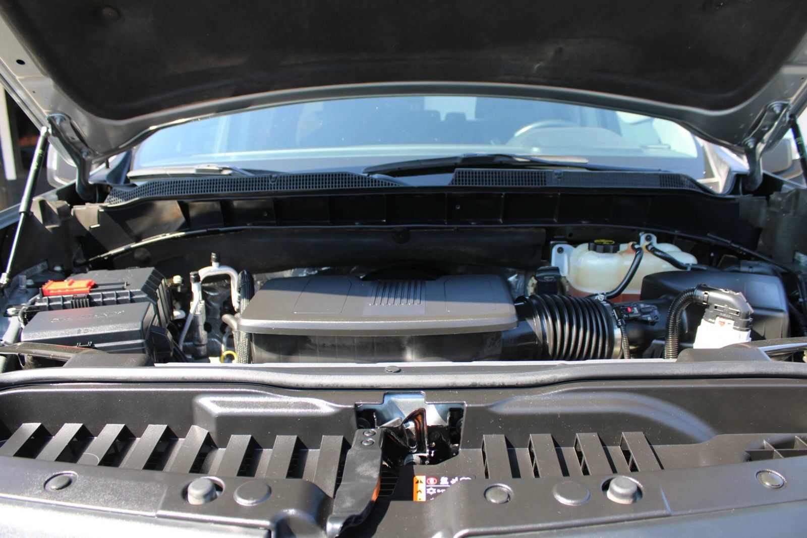 Used 2025 Chevrolet Silverado 1500 LT RWD image 32