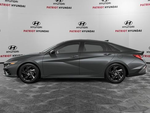 New 2026 Hyundai Elantra SEL Sport FWD image 2