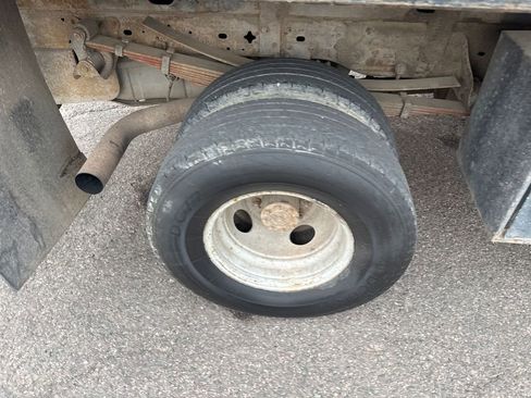 Used 2001 Ford F350 XL image 17