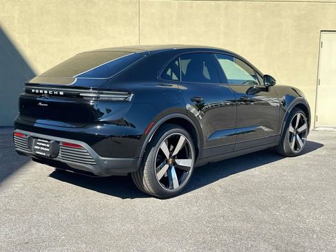 Used 2025 Porsche Macan Electric image 11