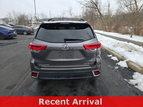 Used 2018 Toyota Highlander Limited w/ Protection Package #3 image 8