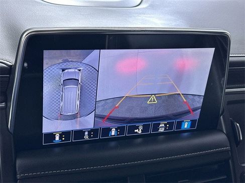 Used 2021 GMC Yukon XL SLT w/ SLT Premium Package image 15