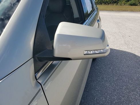 Used 2014 GMC Acadia SLT image 21