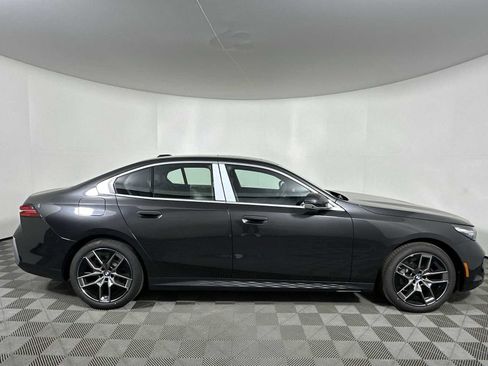 New 2026 BMW 530i xDrive w/ Premium Package image 4
