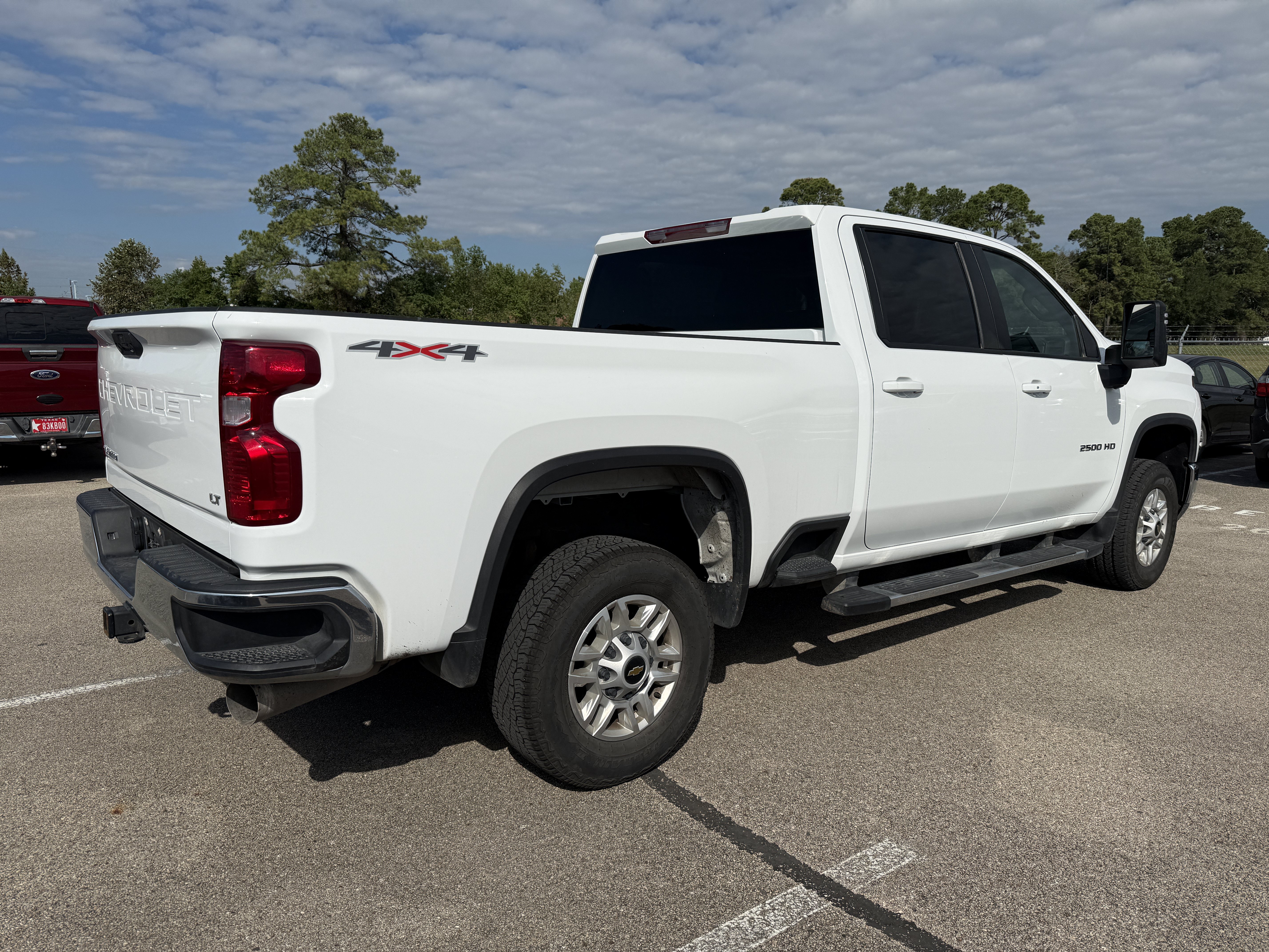 Used 2025 Chevrolet Silverado 2500 LT w/ Convenience Package AWD/4WD image 2
