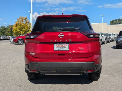 Used 2026 Nissan Rogue SV w/ SV Premium Package image 5