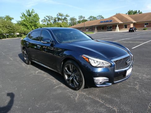 Used 2016 INFINITI Q70 L 3.7 w/ Deluxe Touring Package AWD/4WD image 3