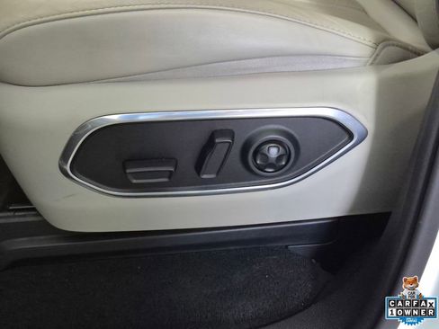 Used 2023 Jeep Wagoneer L Series II image 15