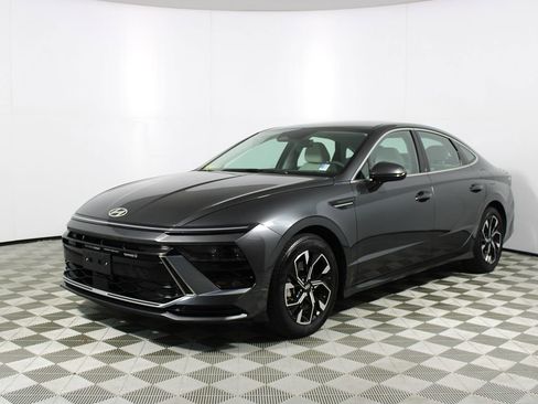 Used 2025 Hyundai Sonata SEL image 3