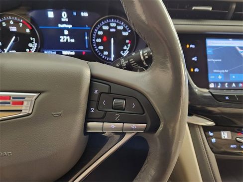Used 2021 Cadillac XT6 Premium Luxury image 29
