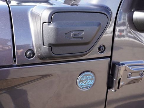 Certified 2025 Jeep Wrangler Unlimited Sahara w/ Safety Group image 15