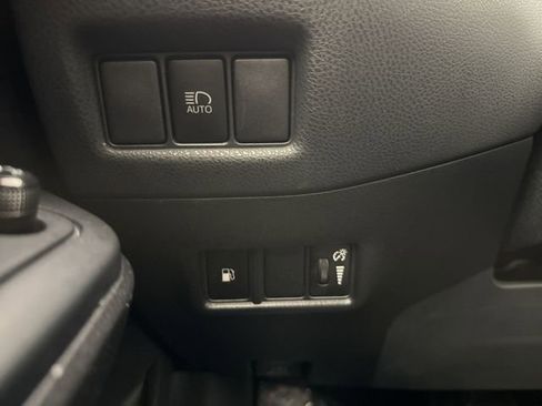 Used 2019 Toyota C-HR LE image 14