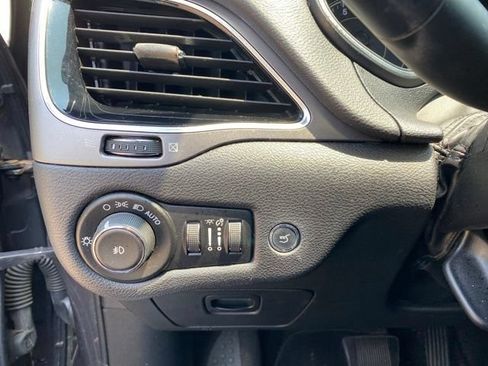 Used 2019 Jeep Cherokee Limited AWD/4WD image 14