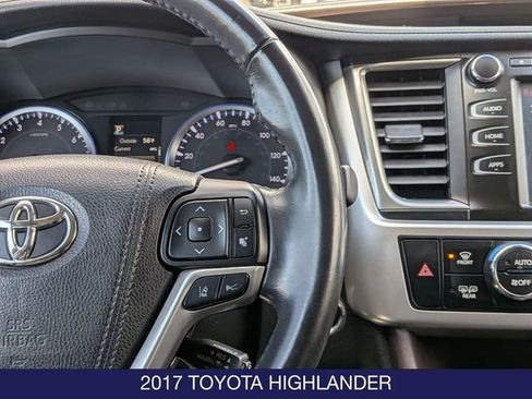 Used 2017 Toyota Highlander XLE AWD/4WD image 19