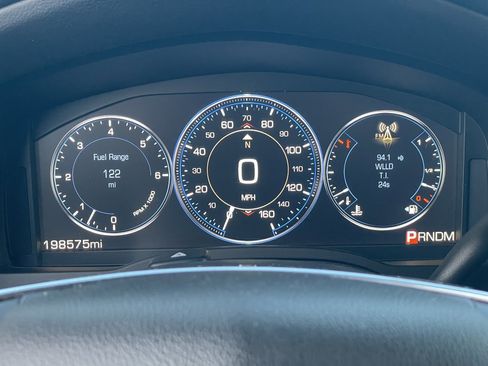 Used 2015 Cadillac Escalade ESV Premium image 28