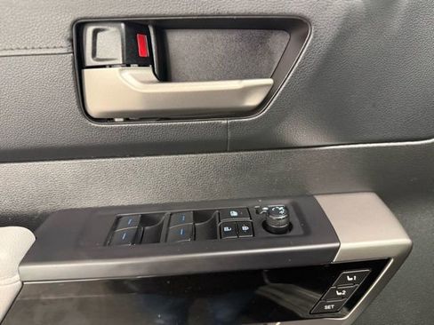 Used 2024 Toyota Tundra Limited image 31