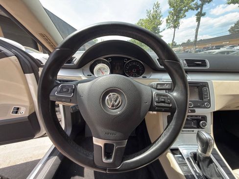 Used 2012 Volkswagen CC Lux Limited FWD image 47