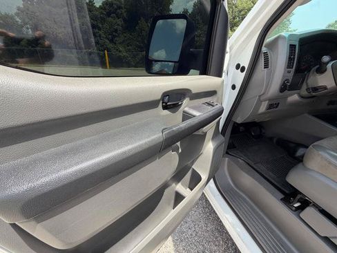 Used 2018 Nissan NV 2500 SV RWD image 20