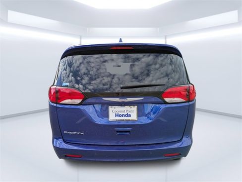 Used 2019 Chrysler Pacifica LX w/ Tire & Wheel Group image 4