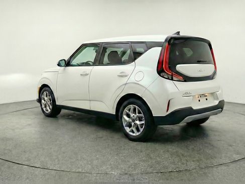 Used 2025 Kia Soul LX w/ LX Technology Package image 6