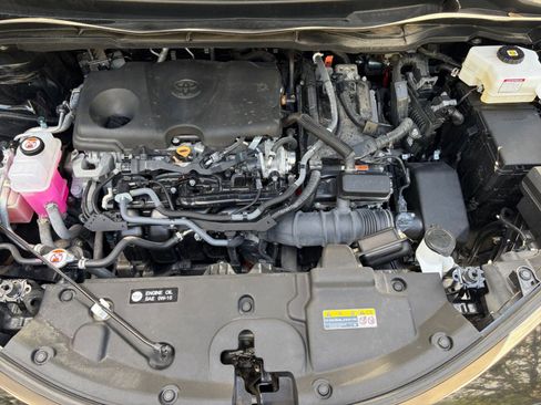 Used 2024 Toyota Sienna XLE image 31