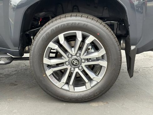 New 2026 Toyota 4Runner Limited AWD/4WD image 18