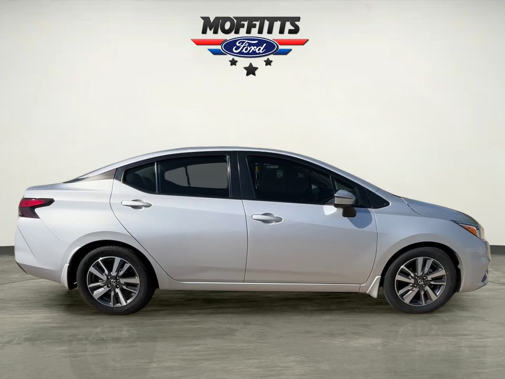 Used 2020 Nissan Versa SV FWD image 6