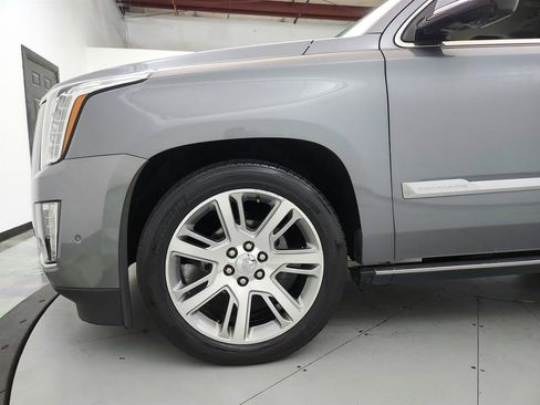 Used 2019 Cadillac Escalade ESV Premium Luxury AWD/4WD image 46