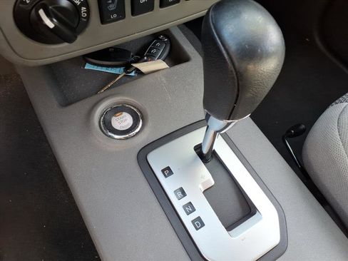 Used 2021 Nissan Frontier SV w/ Midnight Edition Floor Mats image 26