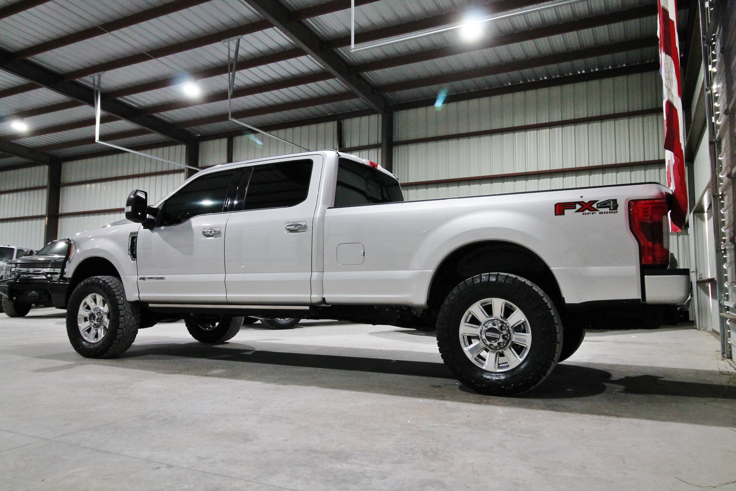 Used 2019 Ford F350 Platinum w/ Platinum Ultimate Package AWD/4WD image 7