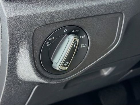 Used 2022 Volkswagen Atlas Cross Sport SE w/ Panoramic Sunroof Package image 10