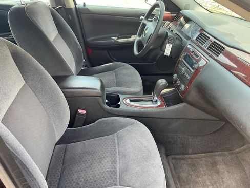 Used 2009 Chevrolet Impala LT FWD image 11