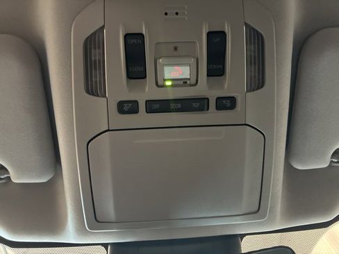 Used 2023 Toyota Highlander XLE image 23