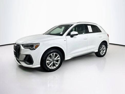 Used 2024 Audi Q3 2.0T Premium AWD/4WD image 3