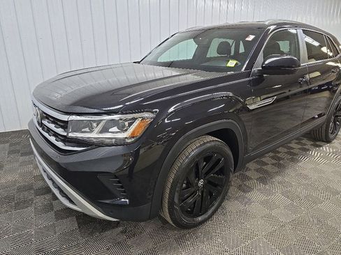 Used 2023 Volkswagen Atlas Cross Sport SE w/ Black Wheel Package FWD image 8
