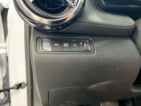 Used 2026 Chevrolet Equinox LT AWD/4WD image 14
