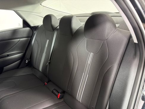 Used 2022 Hyundai Elantra SEL w/ Convenience Package FWD image 15