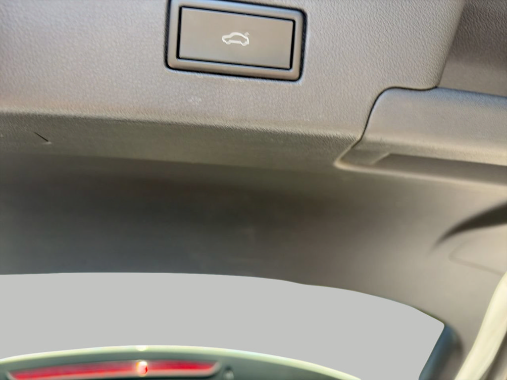 Used 2020 Volkswagen Atlas Cross Sport SE FWD image 8
