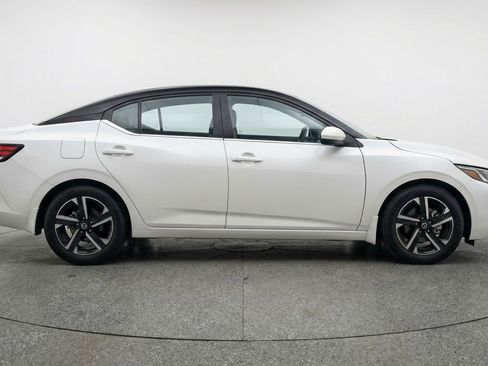 Used 2025 Nissan Sentra SV FWD image 11