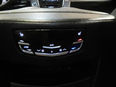 Used 2018 Cadillac Escalade Luxury AWD/4WD image 58